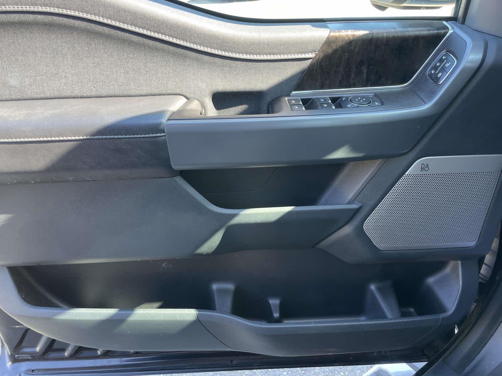 Used 2021 Agate Black Metallic Ford LARIAT image 37