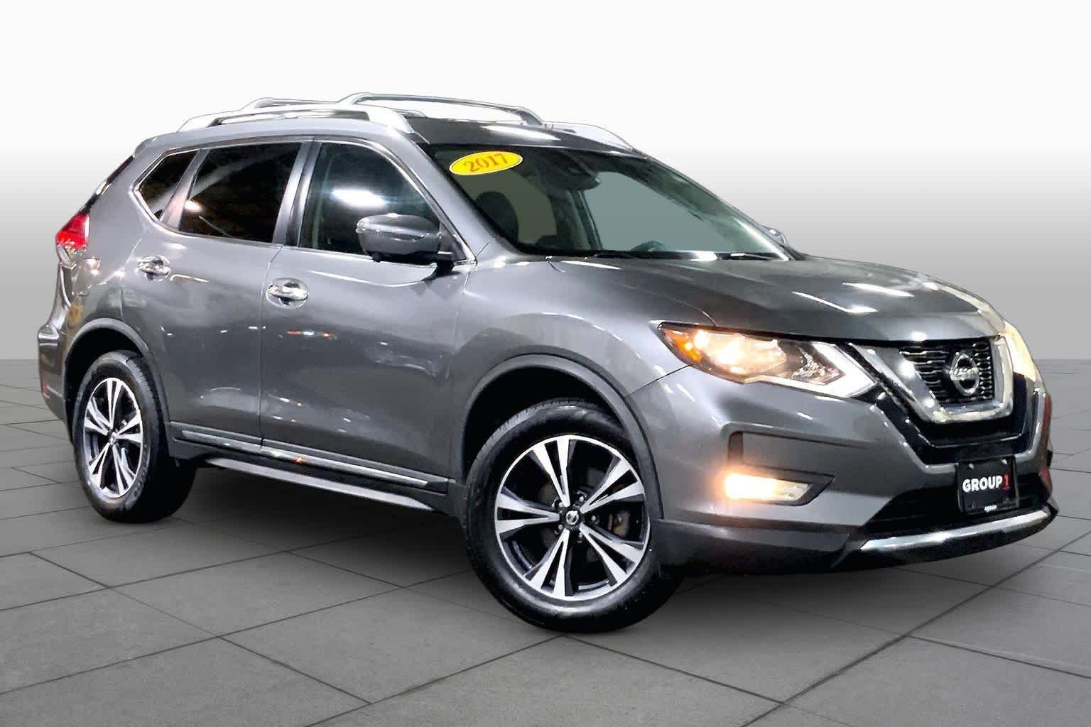 Used 2017 Gun Metallic Nissan SL image 3