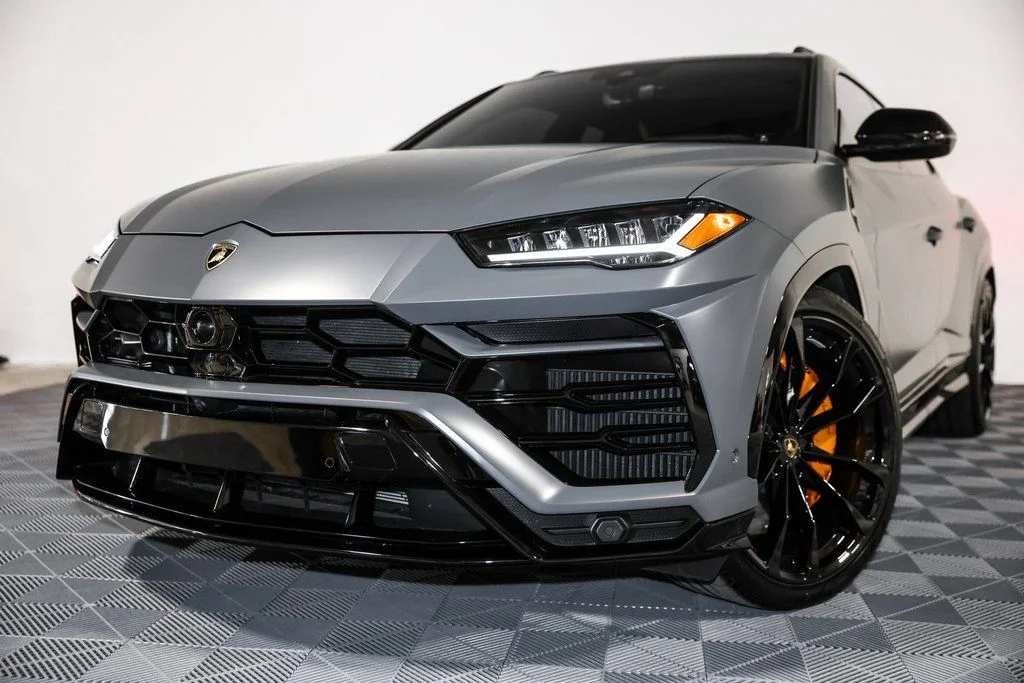 Used 2022  Lamborghini  image 10