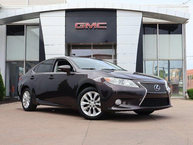 2013 Lexus ES 350 300h's photo