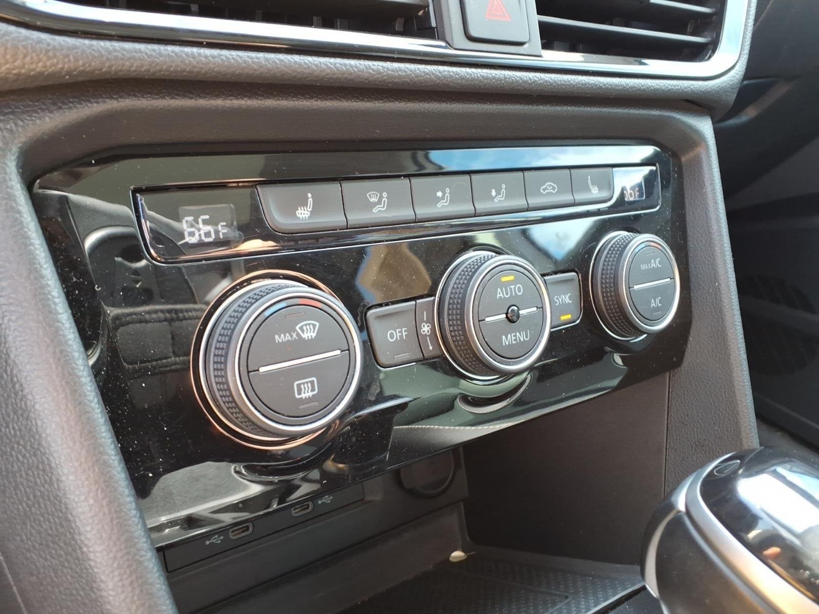 2022 Volkswagen Taos SEL - Photo 28