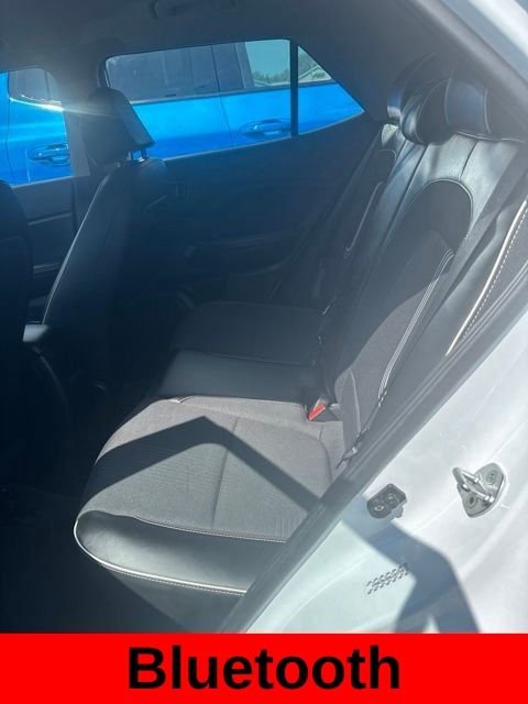 Used 2022 White Hyundai Limited image 3