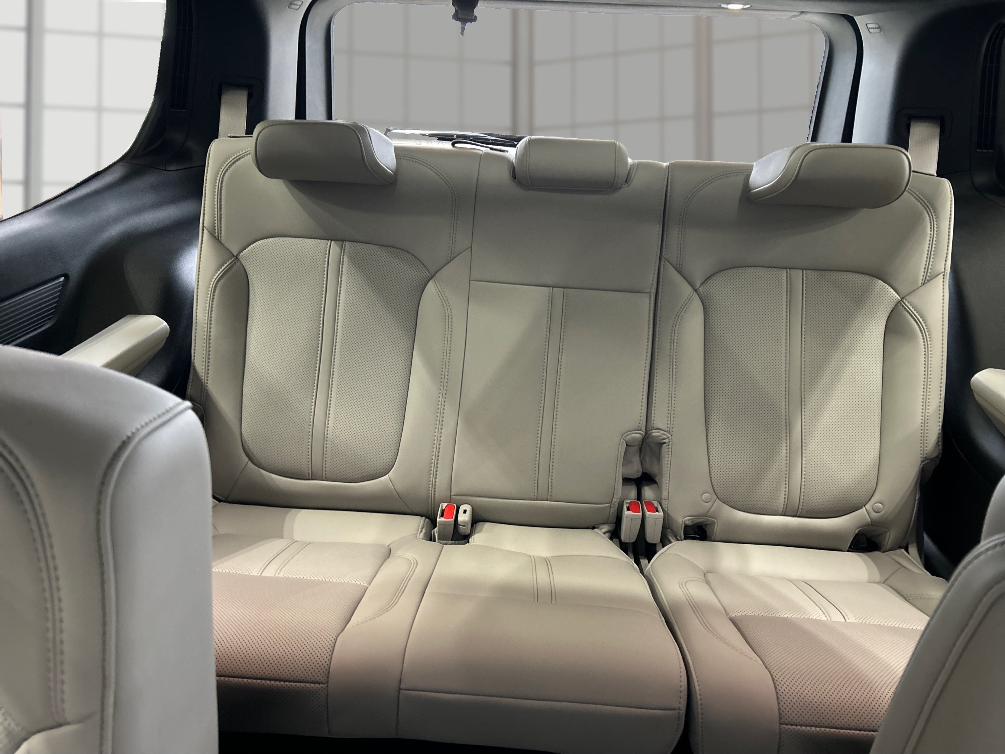 New 2026 Velvet Red Pearl-Coat Exterior Paint Jeep Limited Reserve image 33