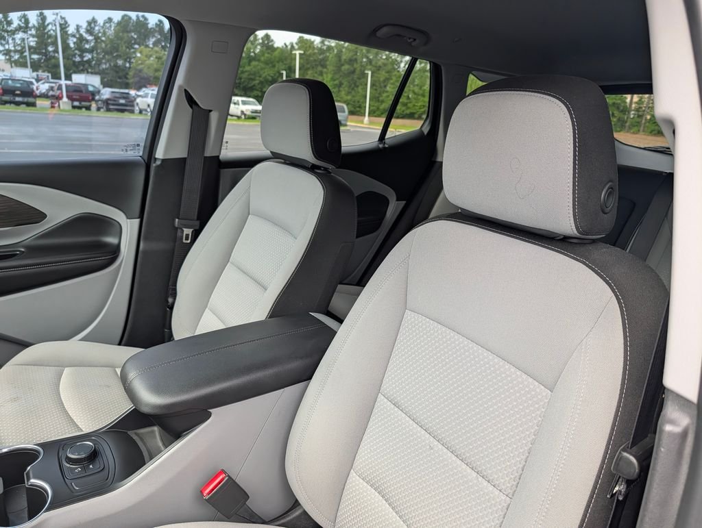 Used 2024 Silver GMC SLE image 20