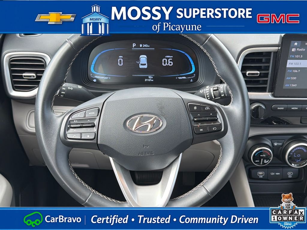 Used 2025 Gray Hyundai SEL image 15