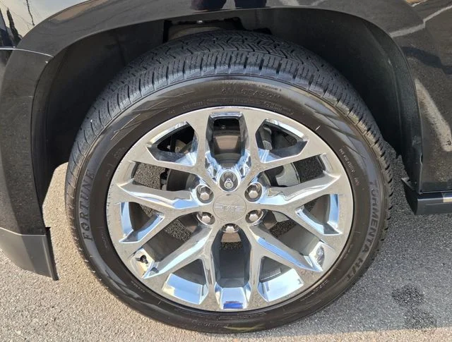 Used 2019 Black GMC Denali image 24