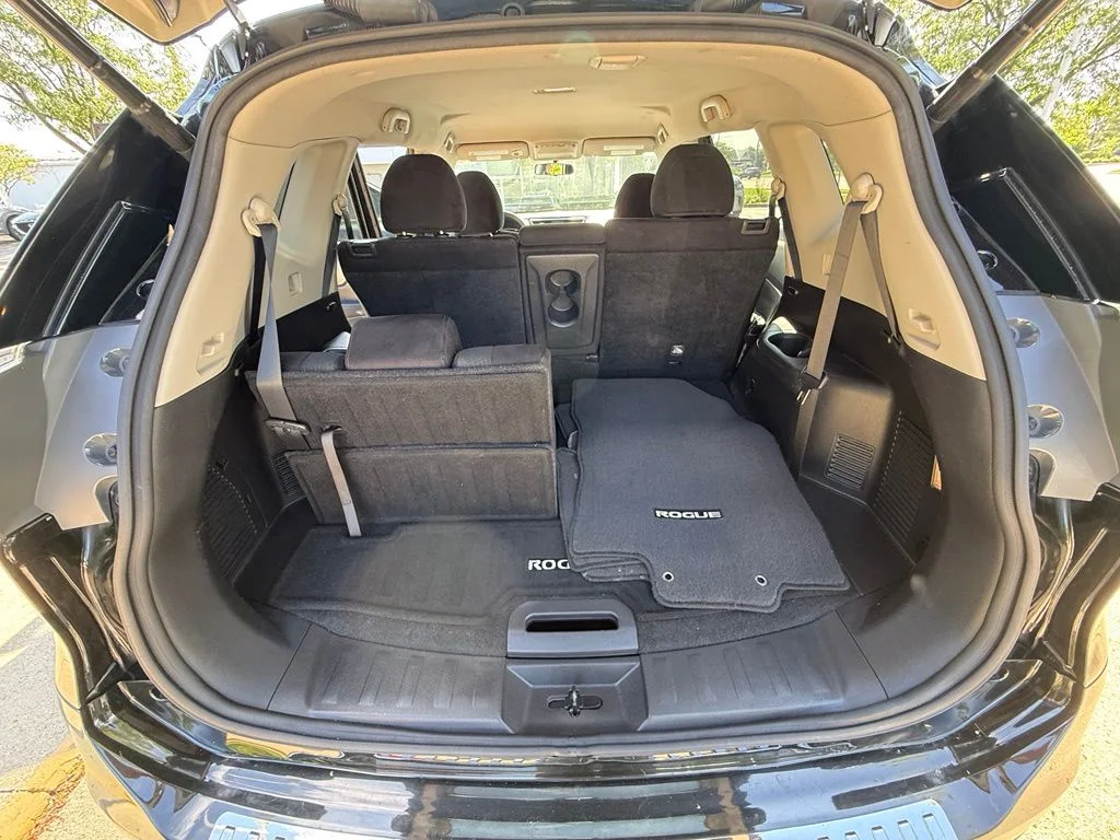Used 2016 Black Nissan SV image 29