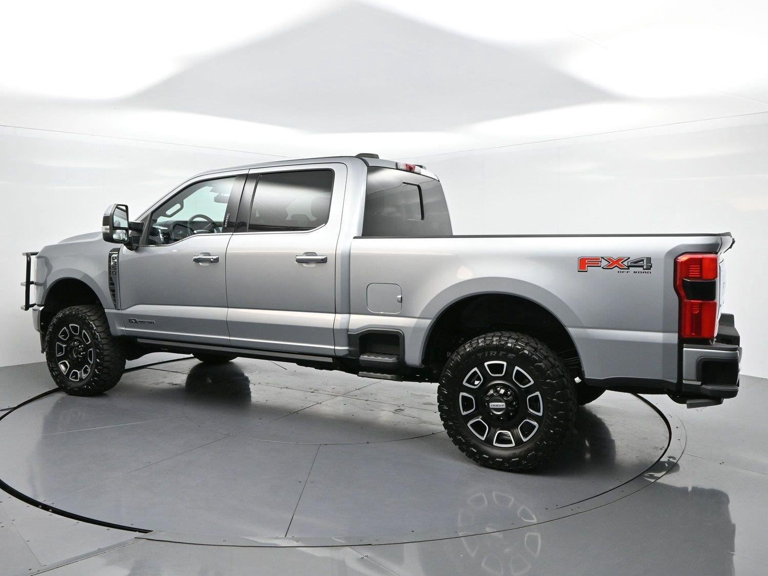 Used 2023 Iconic Silver Metallic Ford XL image 5