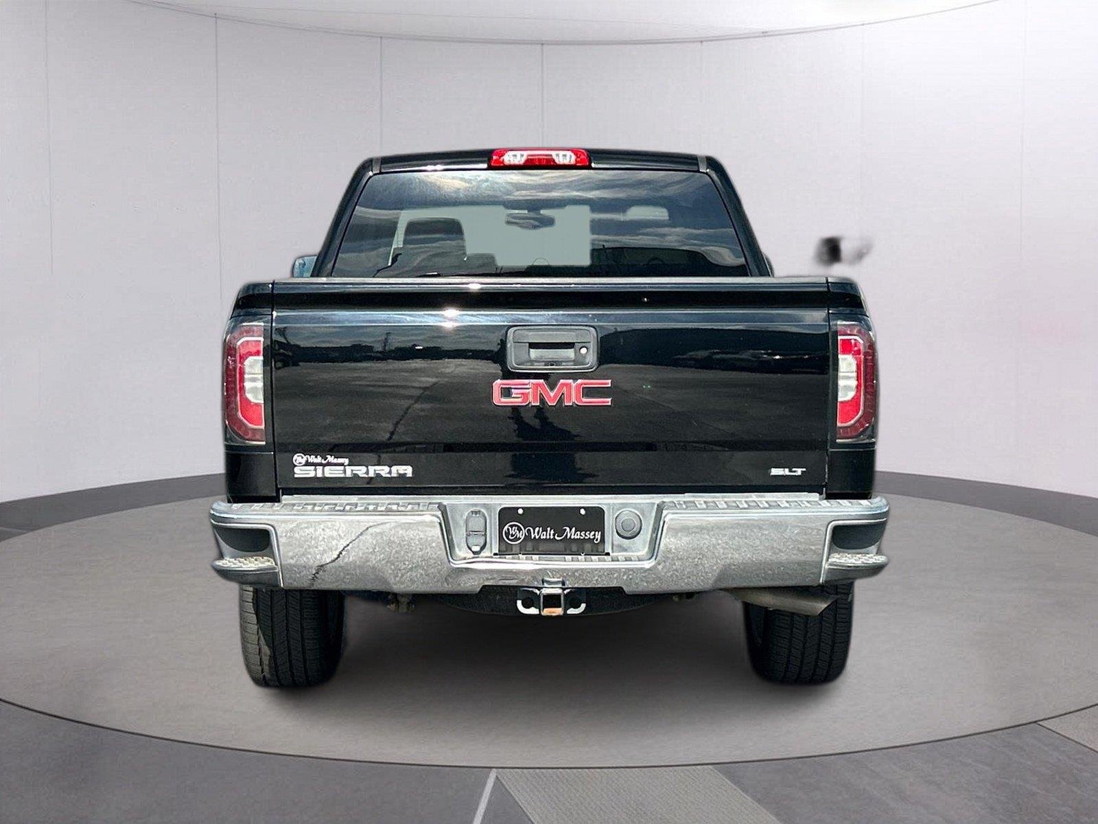 Used 2018 ONYX BLACK GMC SLT image 4