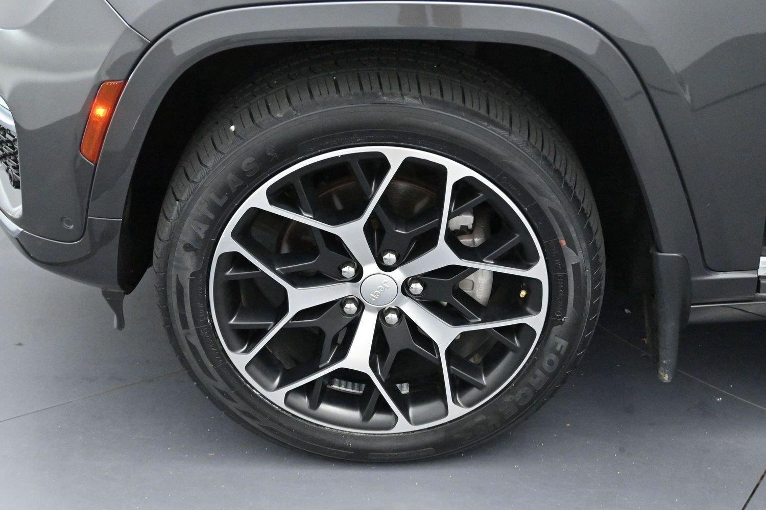 Used 2022 Baltic Gray Metallic Clearcoat Jeep Summit Reserve image 29