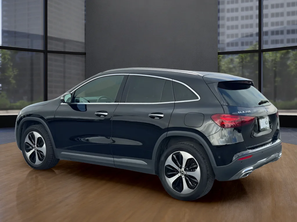 Used 2025 Black Mercedes-Benz GLA 250 image 3