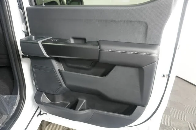 New 2026 Oxford White Ford STX® image 31
