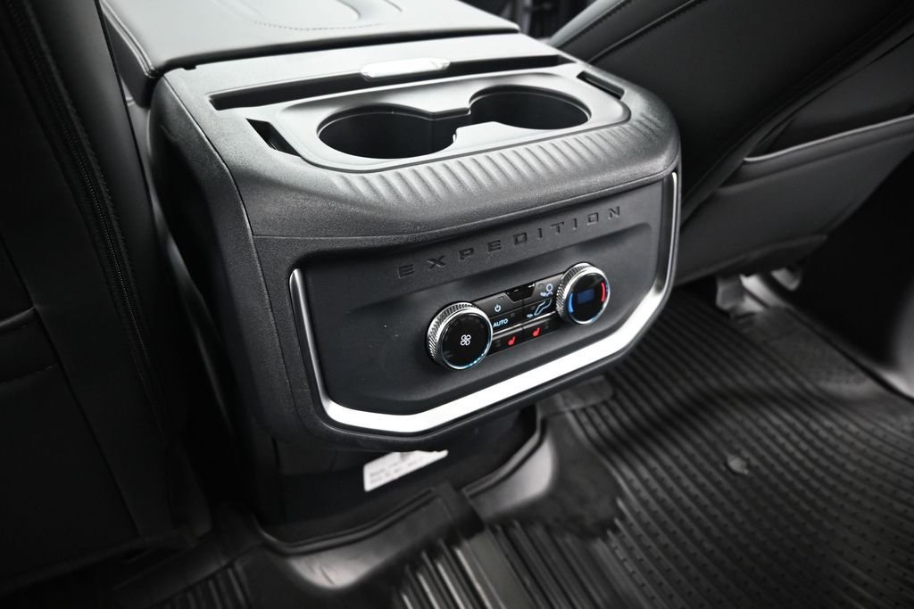 New 2026 Glacier Gray Metallic Tri-Coat Ford Platinum image 22