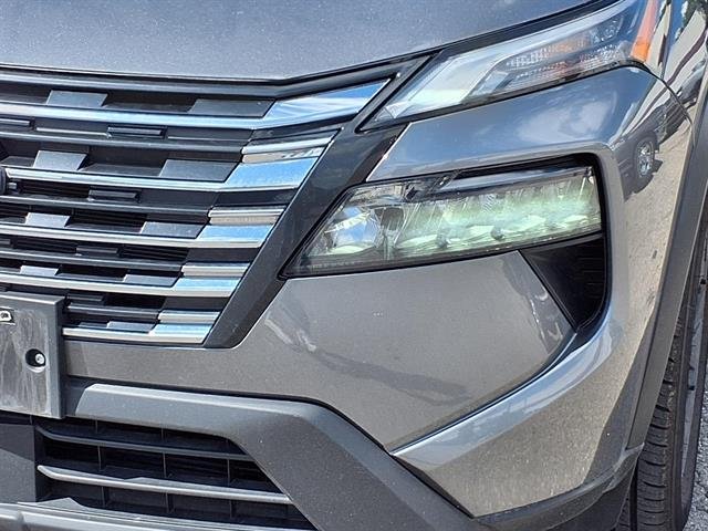 Certified Used 2025 Gun Metallic Nissan SV image 11