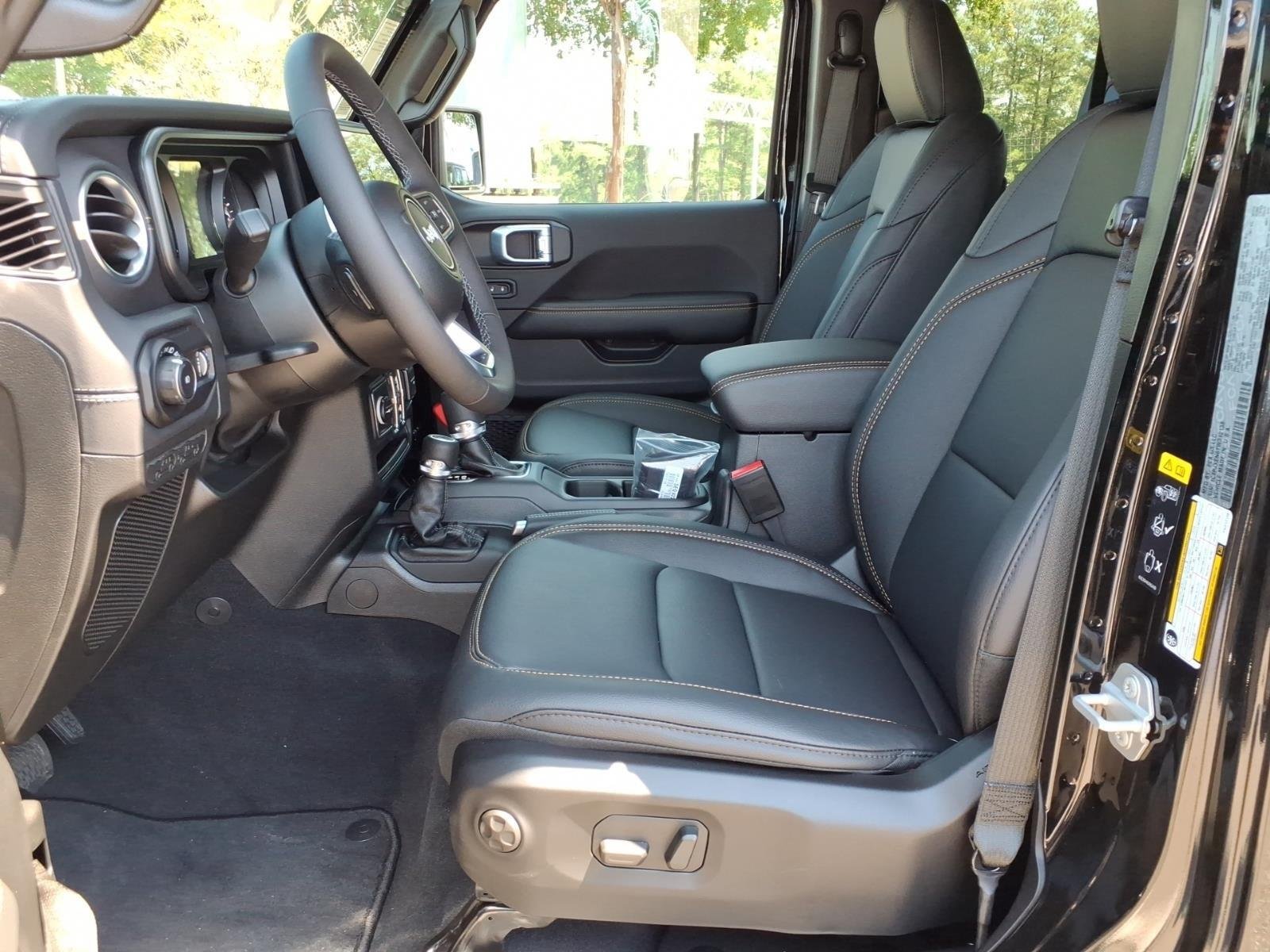 New 2026 Black Clear-Coat Exterior Paint Jeep Sahara image 19