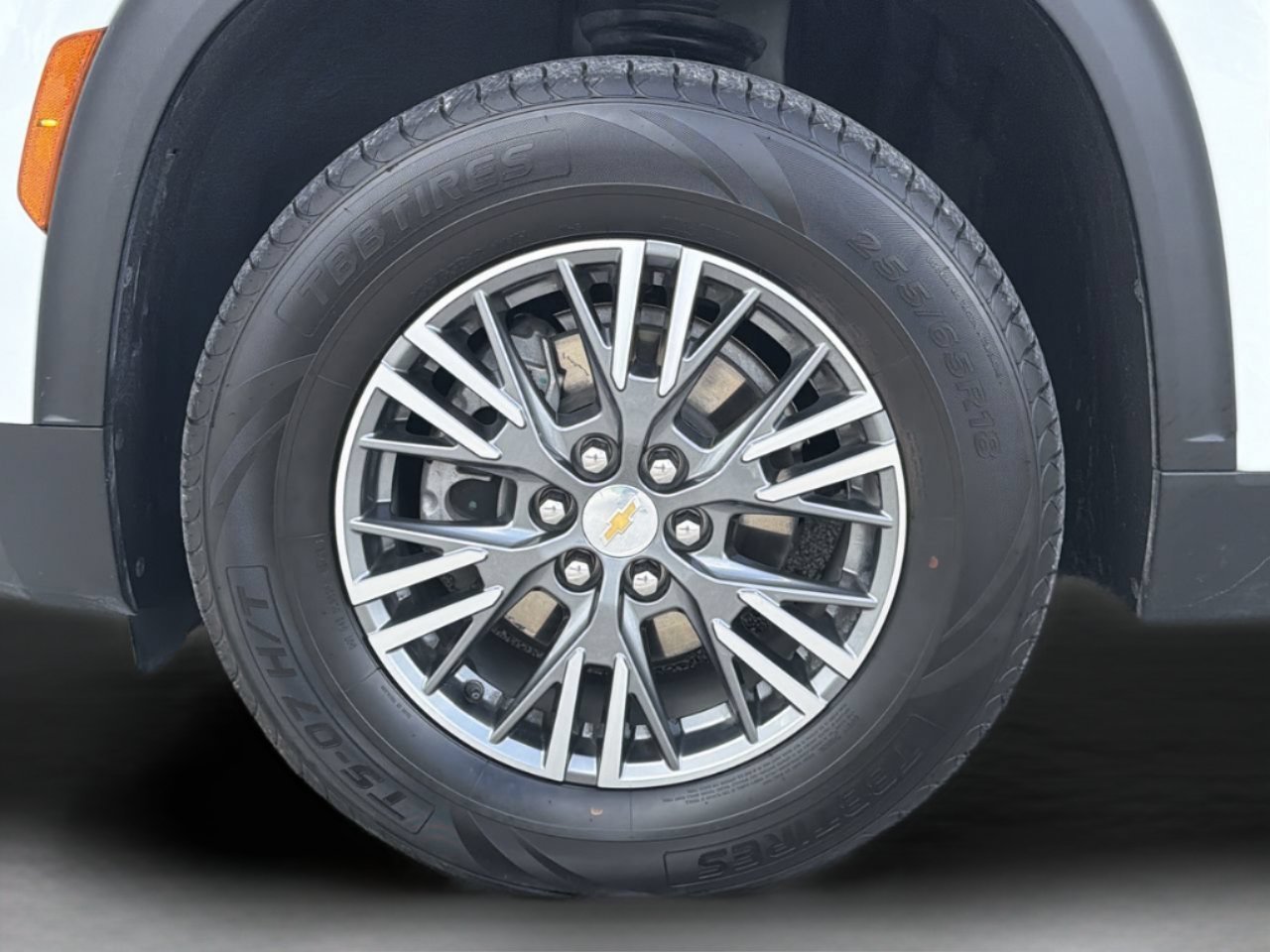 Used 2025 Summit White Chevrolet LT image 34