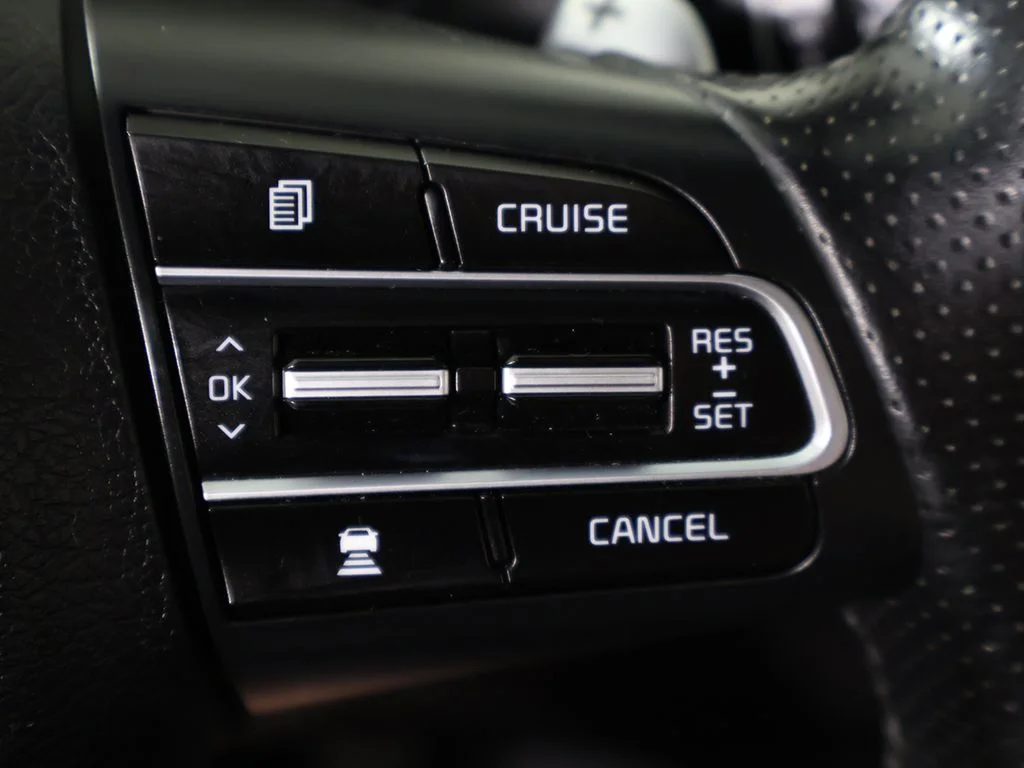 Used 2019 White Kia GT2 image 52