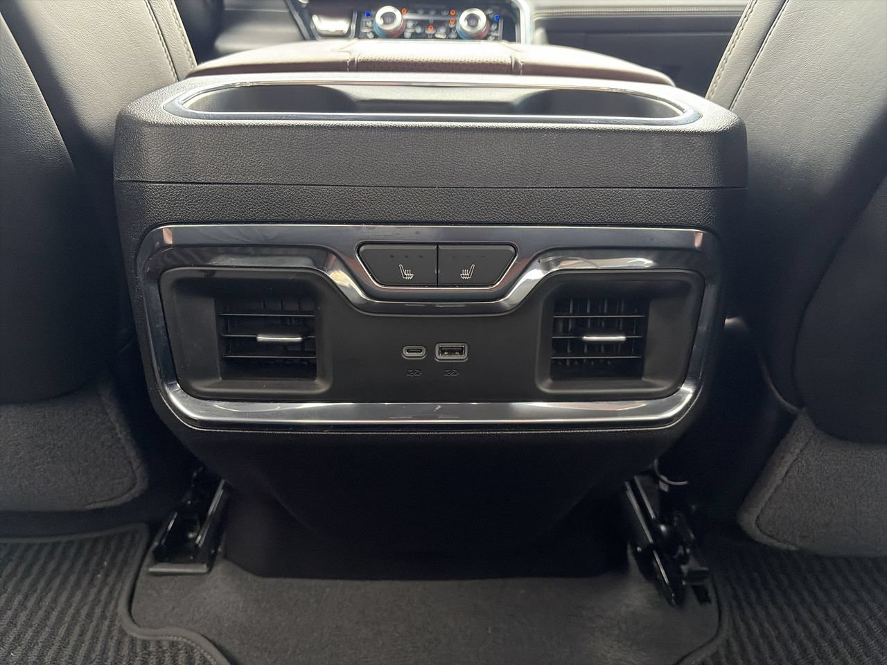 Used 2024 Sterling Metallic GMC Denali Ultimate image 31