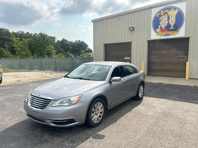Used 2014 Billet Silver Metallic Clearcoat Chrysler LX image 7