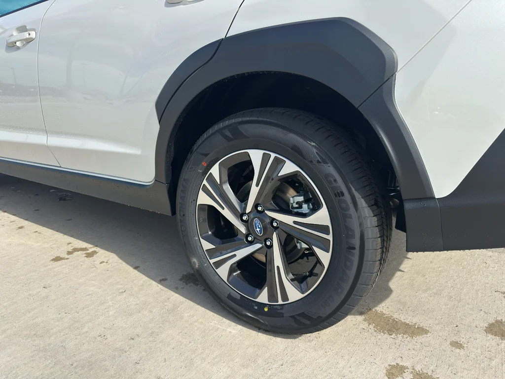 New 2026 CRYSTAL WHITE PEARL Subaru Premium image 8