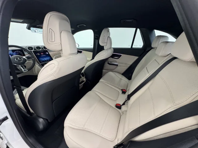 Certified Used 2026 Polar White Mercedes-Benz GLC 300 image 43