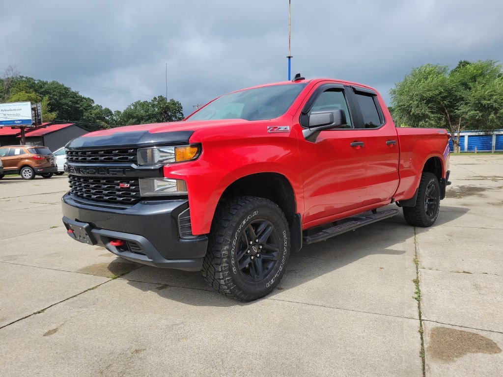 Used 2019 Red Chevrolet Custom Trail Boss image 2