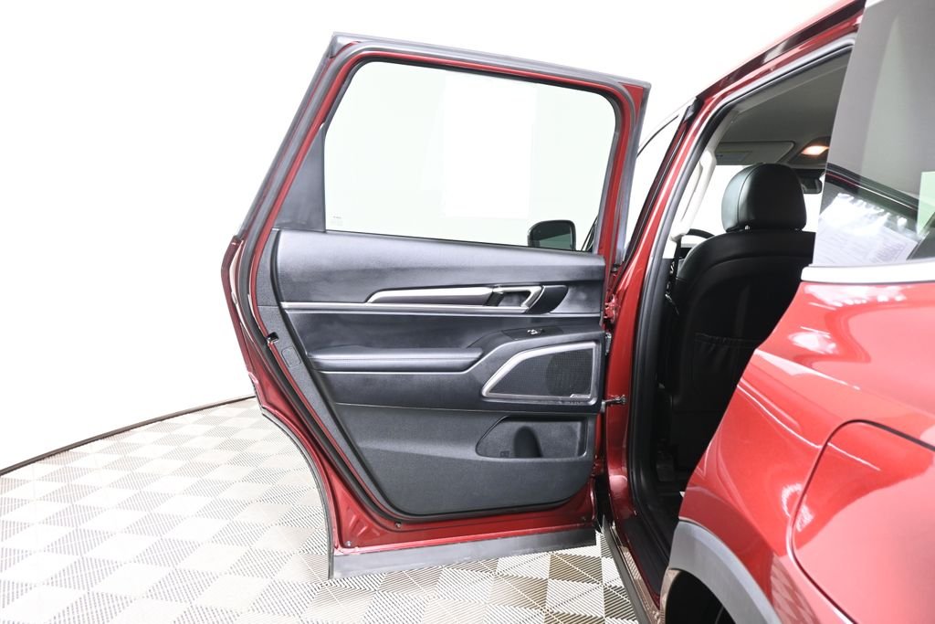 Used 2024 Red Kia S image 32