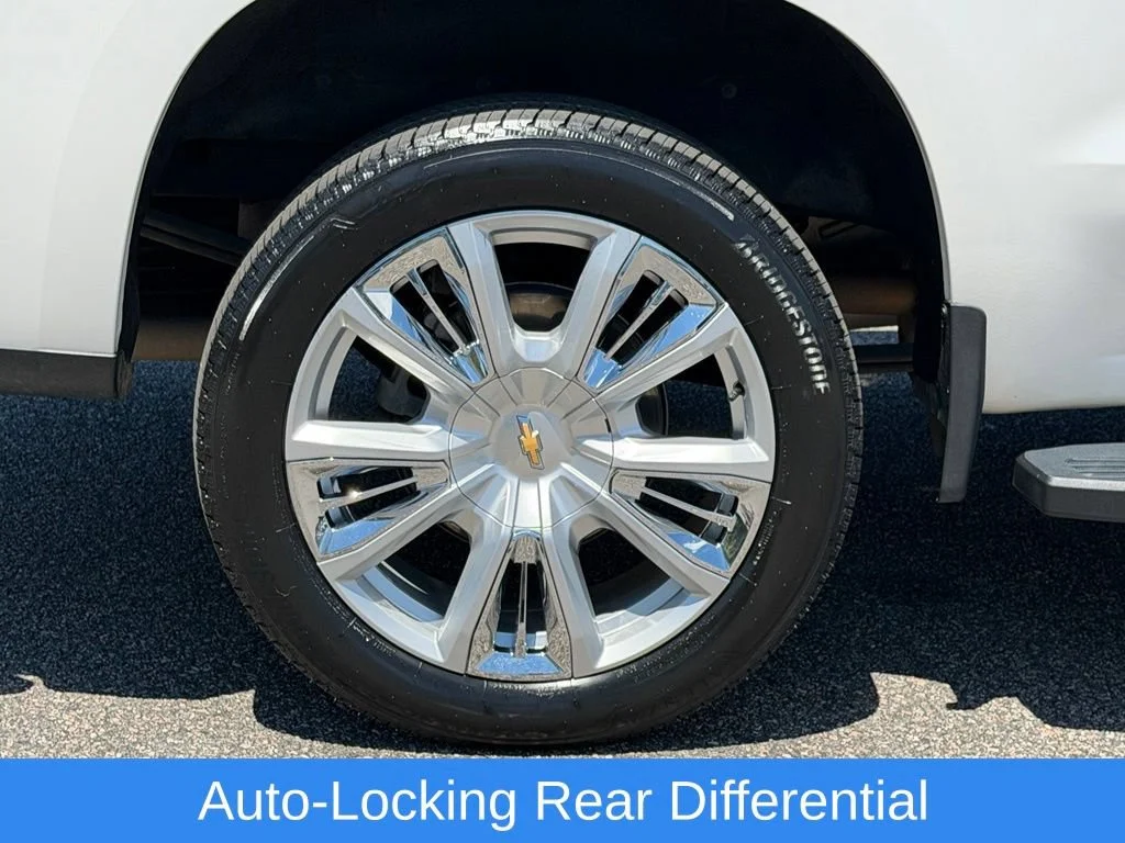 Used 2025 Iridescent Pearl Tricoat Chevrolet High Country image 34