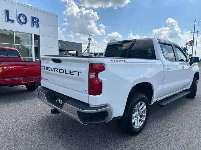 Used 2022 Summit White Chevrolet LT image 21
