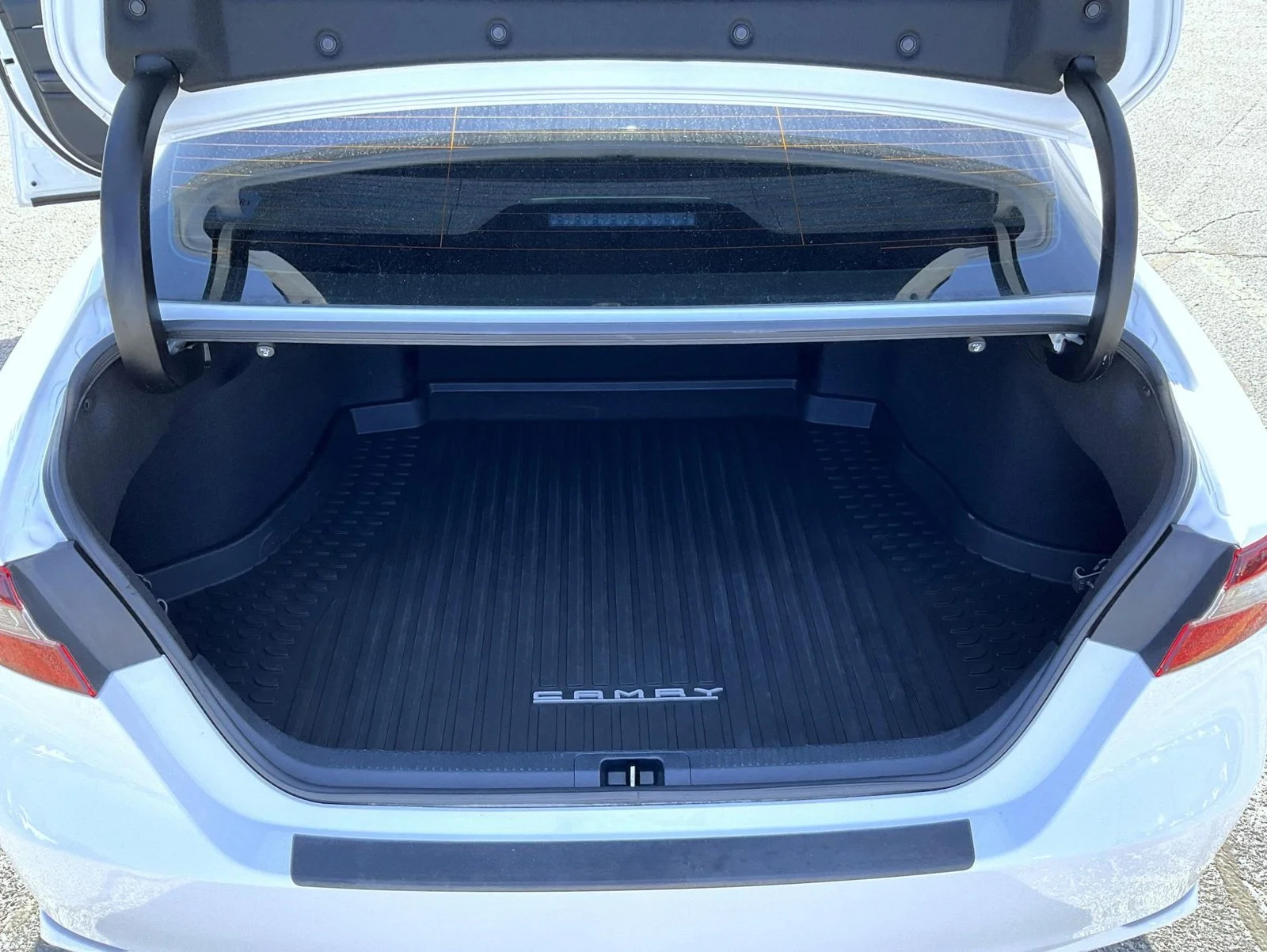 Used 2022 White Toyota SE image 21