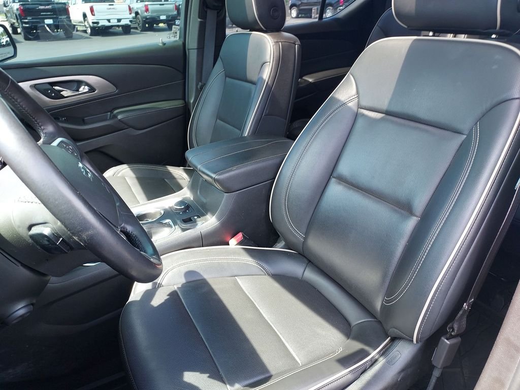 Used 2022 Black Chevrolet Premier image 17