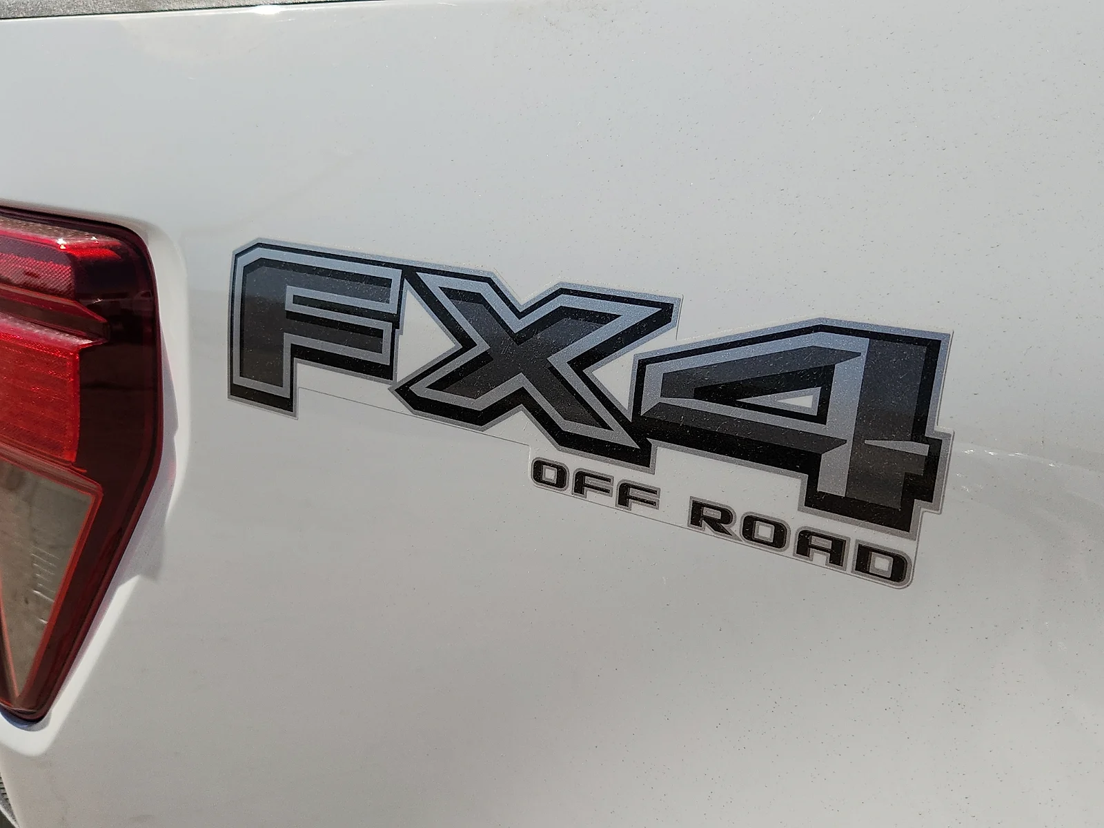 New 2026 Oxford White Ford XLT image 11