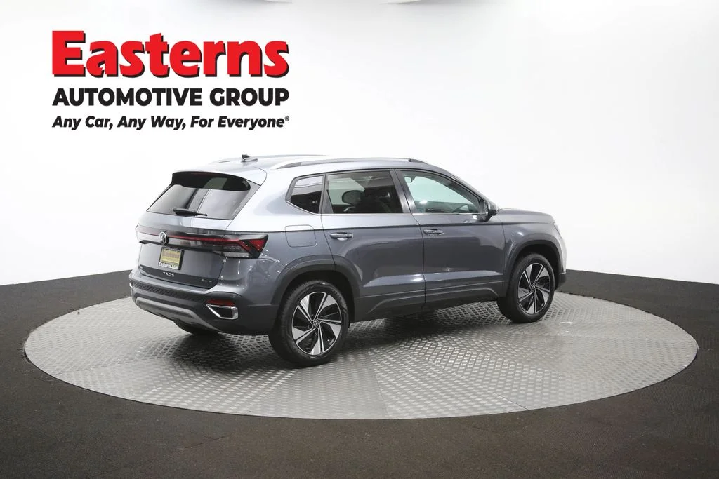 Used 2025 Gray Volkswagen 1.5T SE image 40