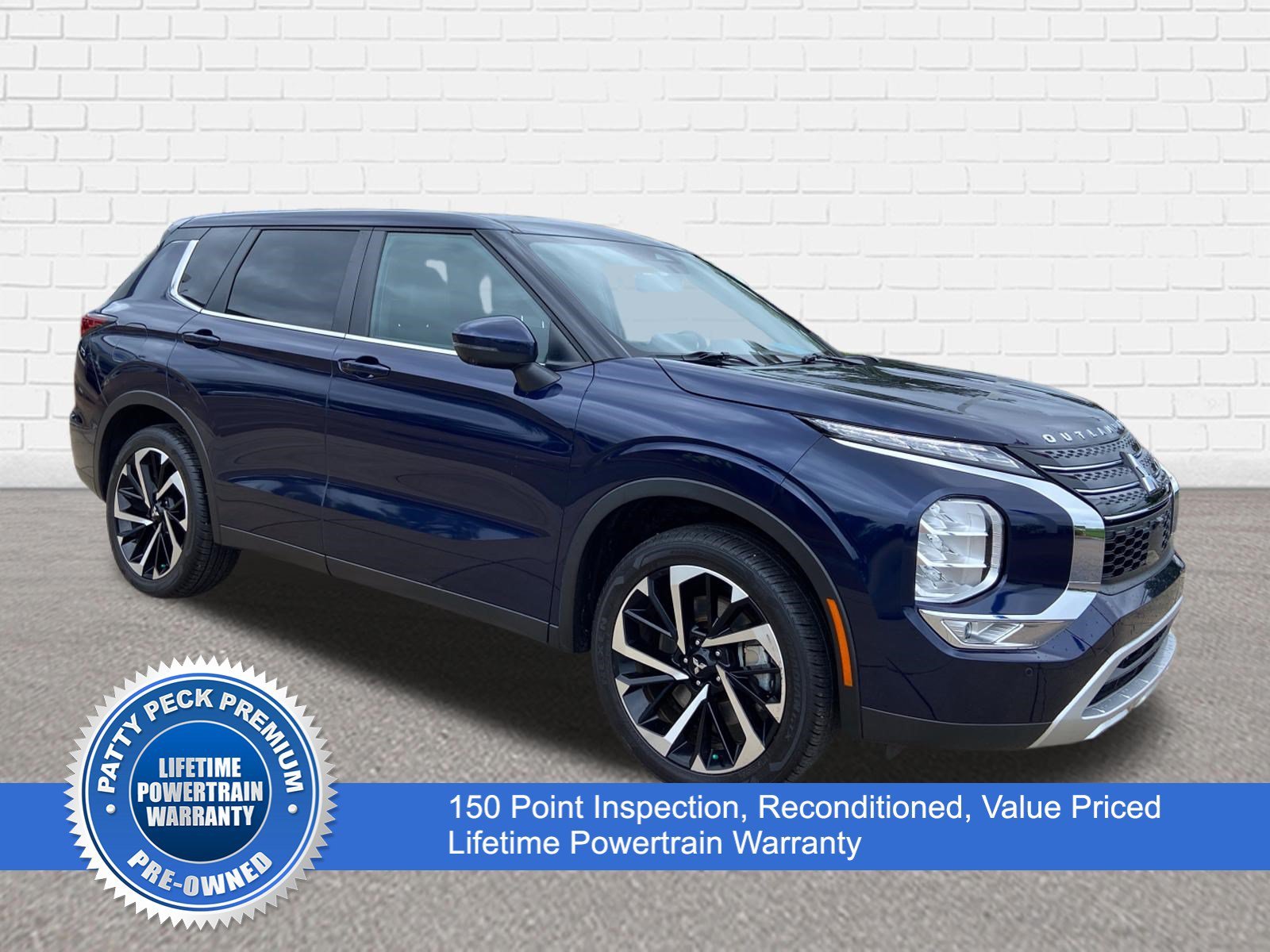 Used 2023 Cosmic Blue Metallic Mitsubishi SE image 1