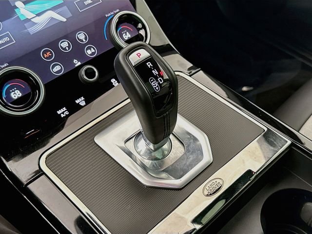 Used 2020  Land Rover R-Dynamic HSE image 17