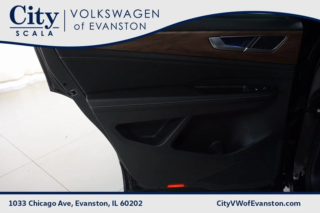 New 2026 Black Volkswagen 2.0T SE w/Technology image 28