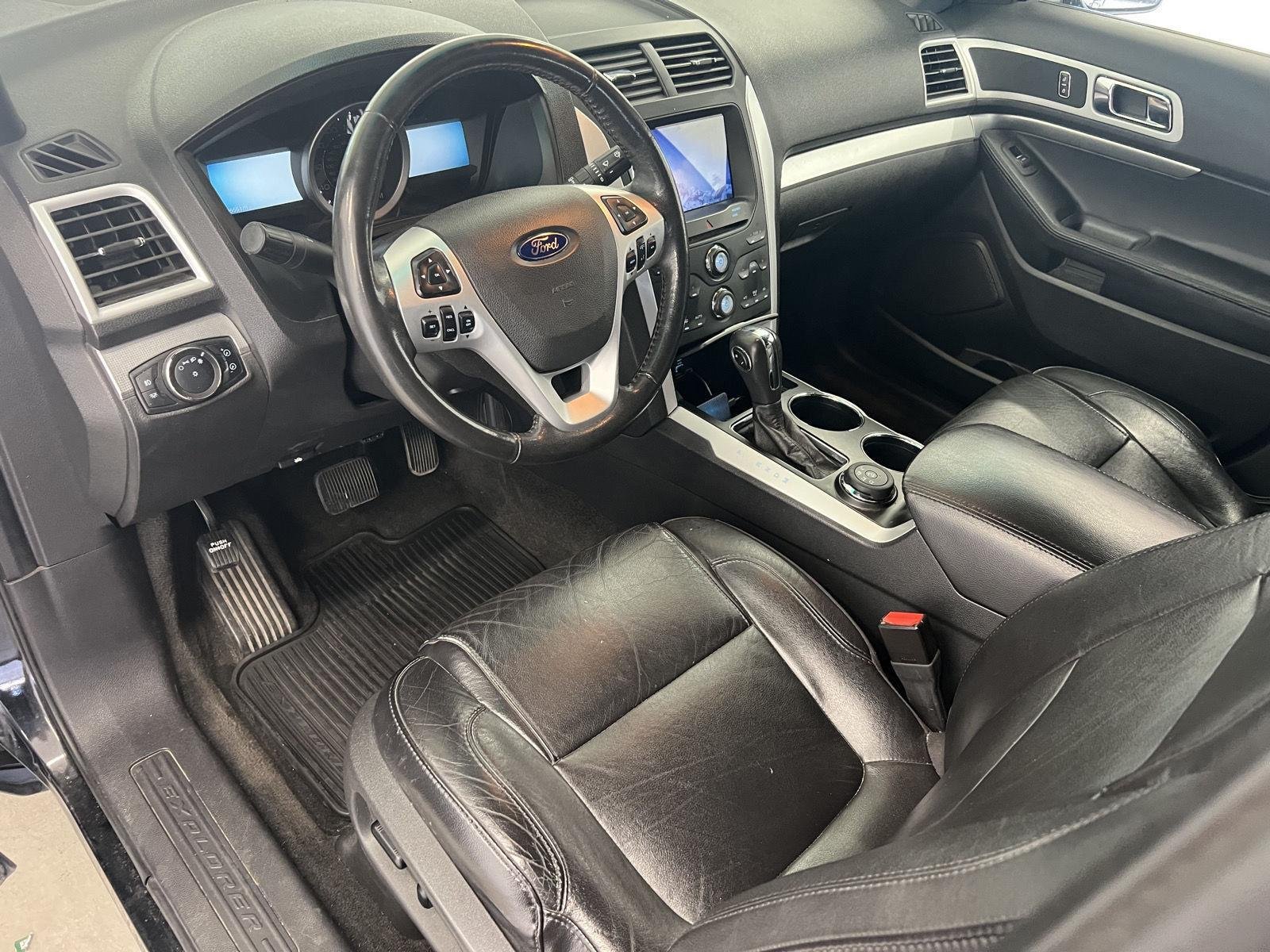 2011 Ford Explorer XLT - Photo 13