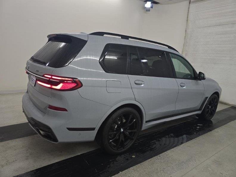 2023 BMW X7 - Image 1