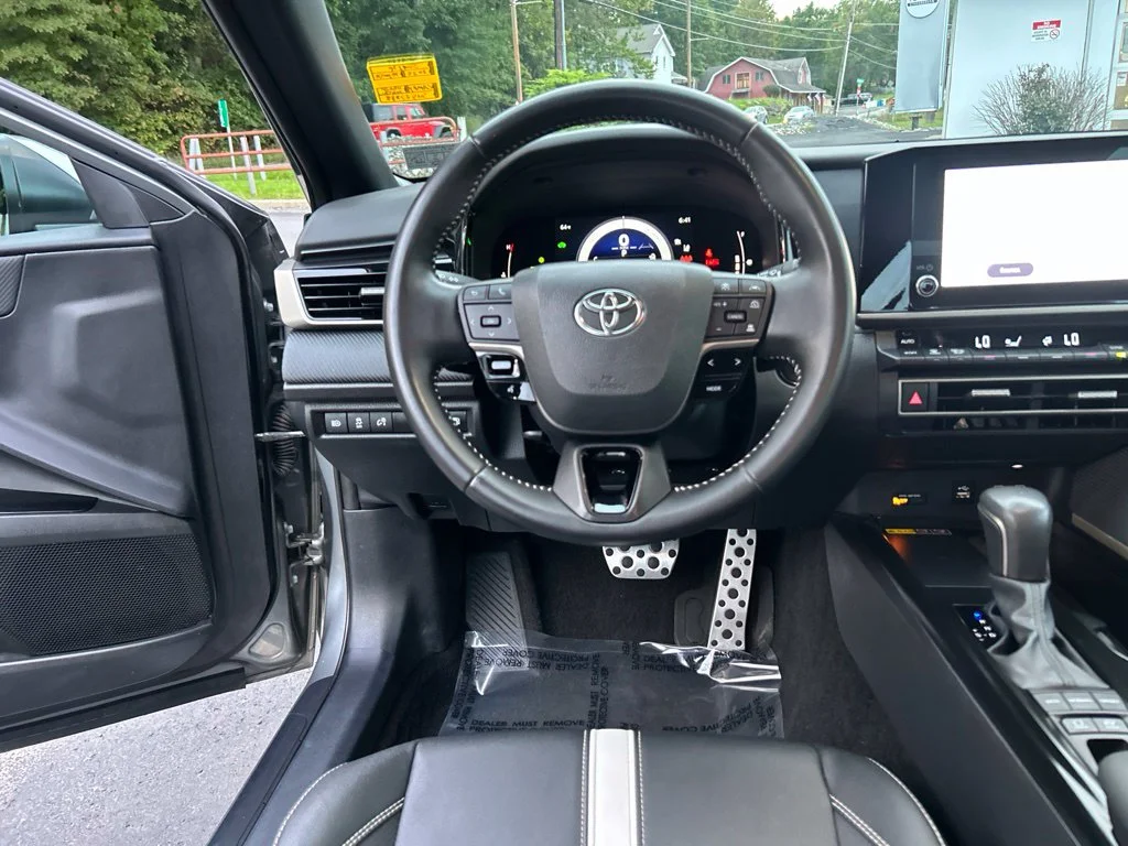 Certified Used 2025  Toyota SE image 13