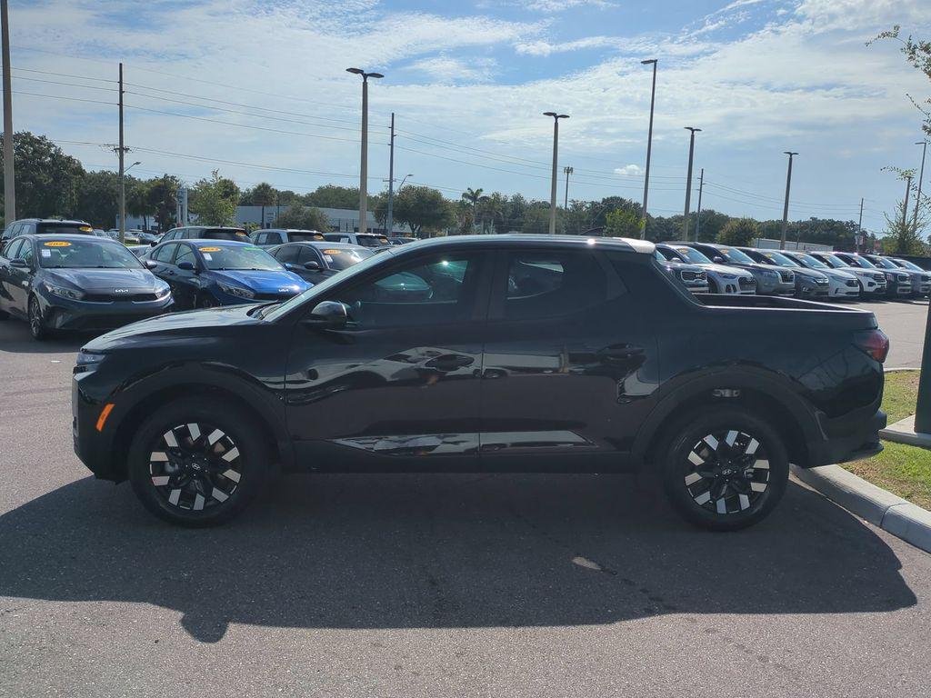 New 2027 Black Hyundai SE FWD image 8