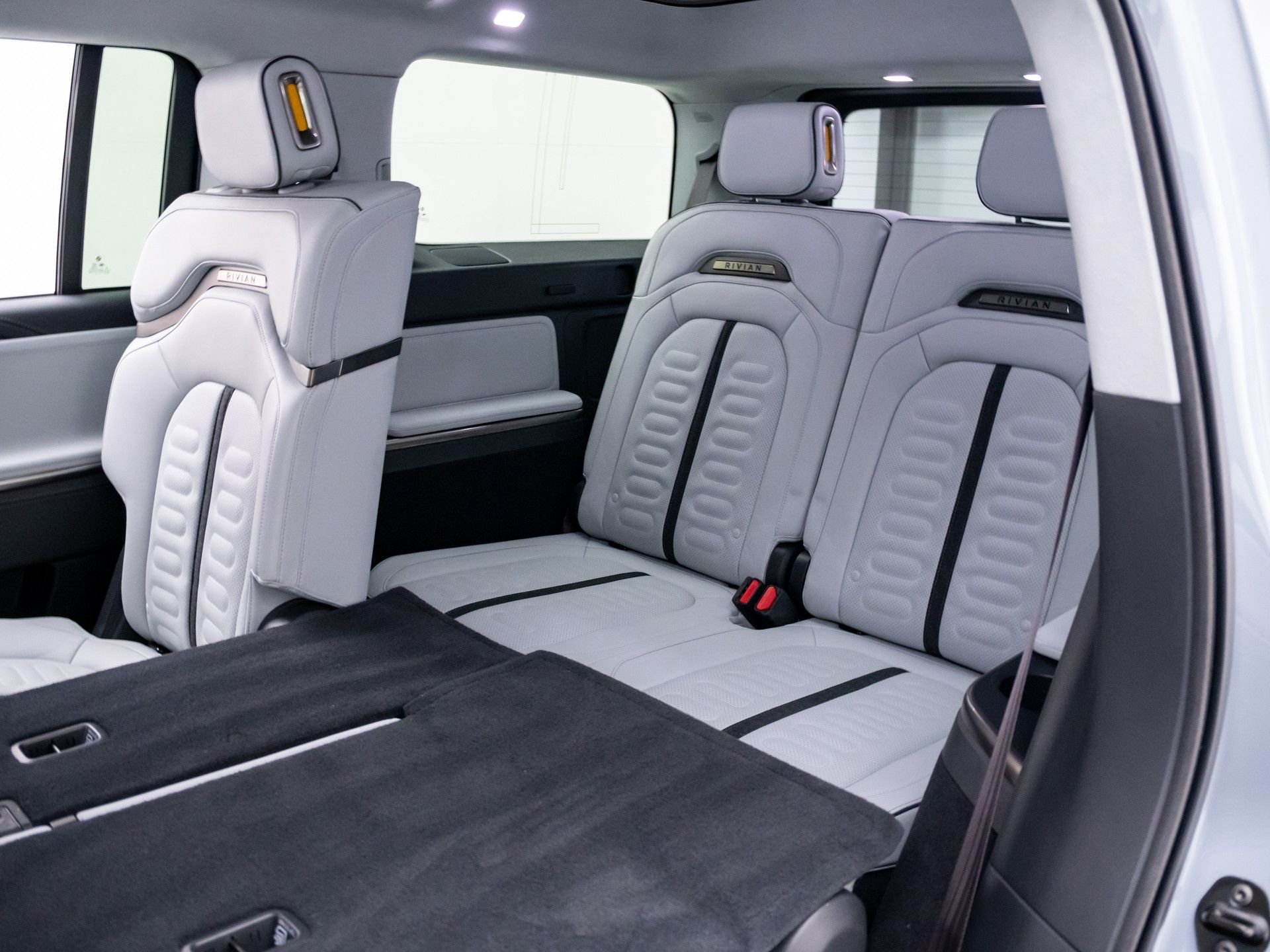 Used 2023  Rivian Adventure image 18