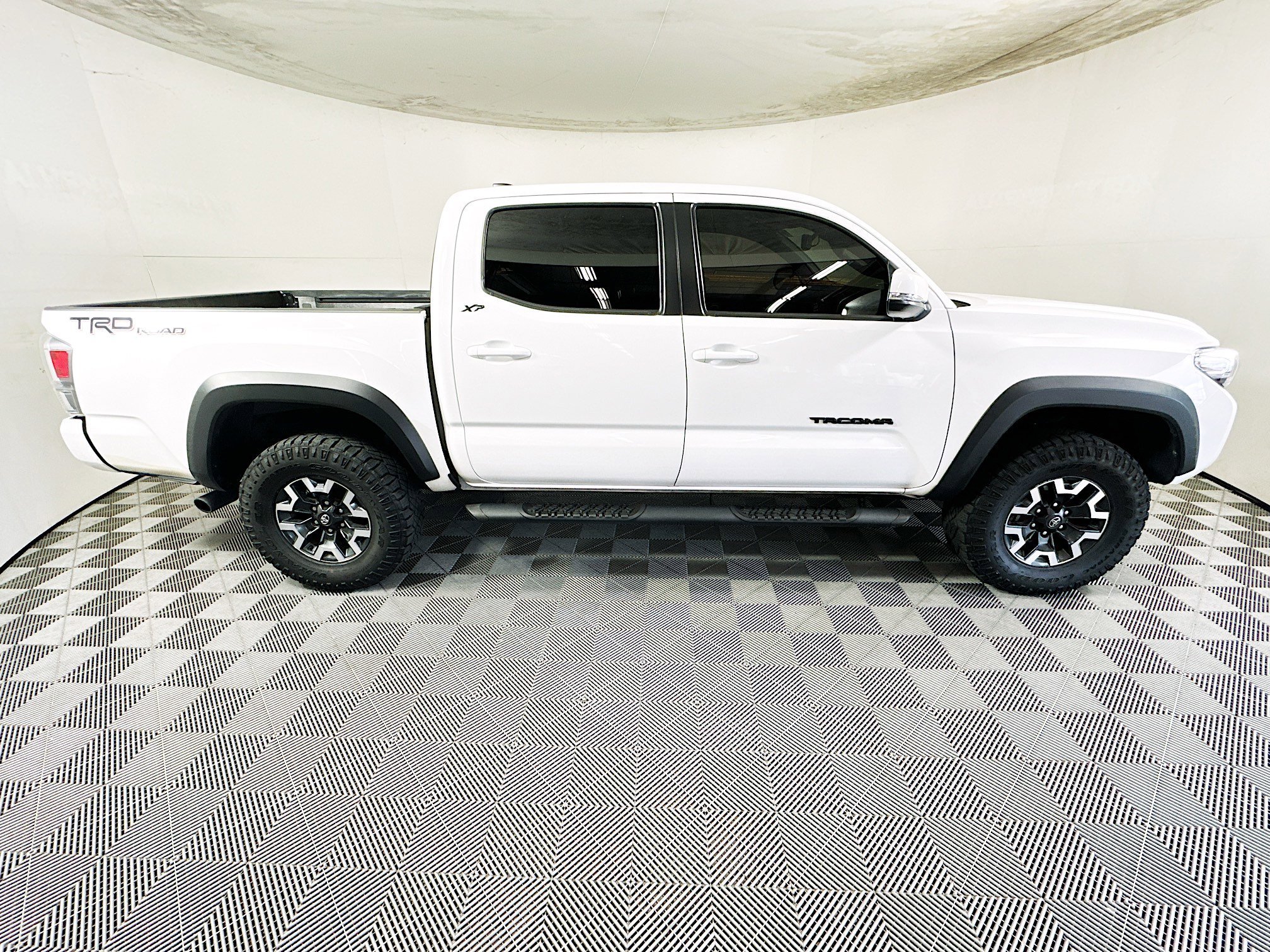 2023 Toyota Tacoma thumbnail 4