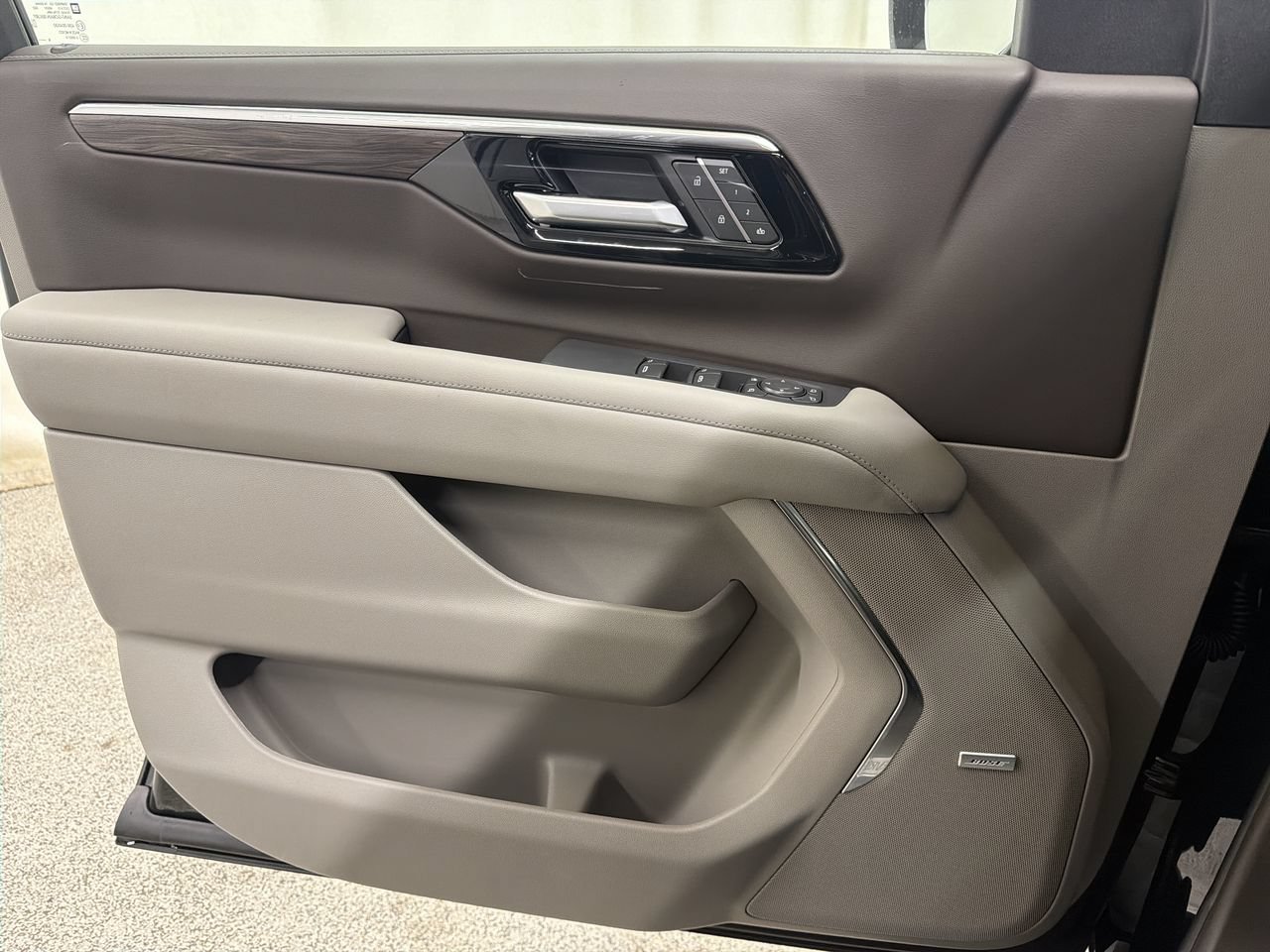 2026 Chevrolet Tahoe Z71 - Photo 18