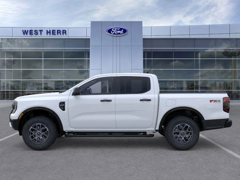 New 2025 Oxford White Ford XLT image 4