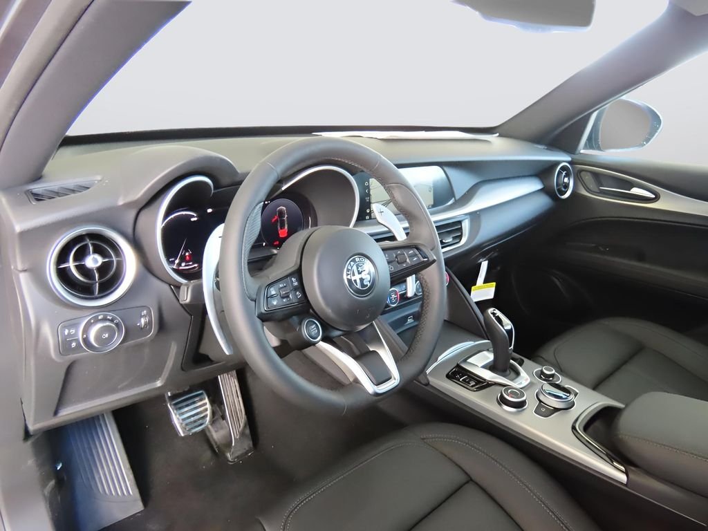 2025 Alfa Romeo Stelvio Base - Photo 19