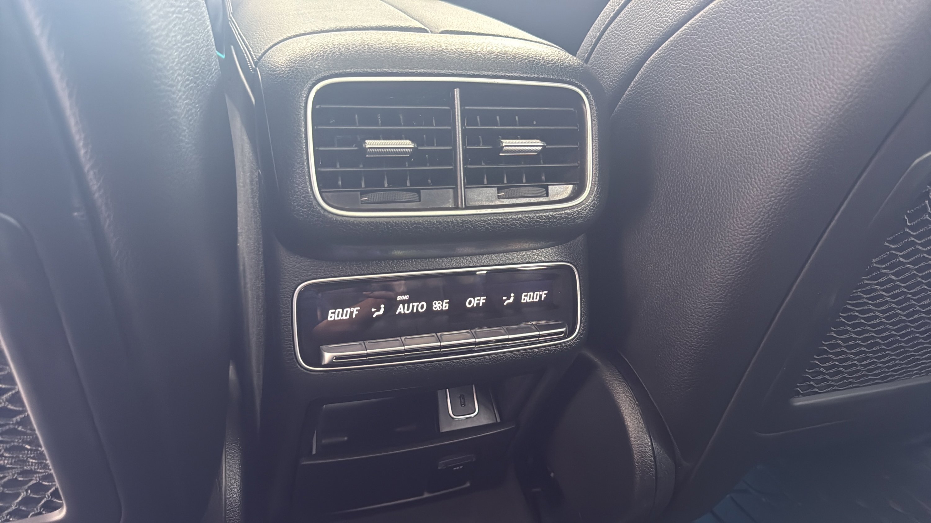 Certified Used 2022 Polar White Mercedes-Benz GLE 350 image 26
