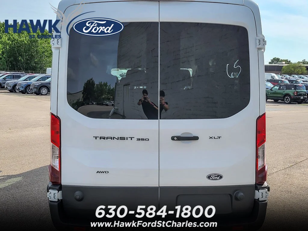 New 2026 Oxford White Ford Passenger Van XLT image 4