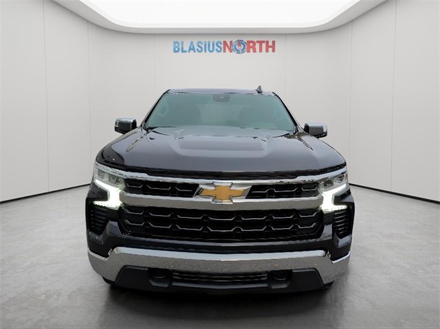 2022 Chevrolet Silverado 1500 LT photo 2