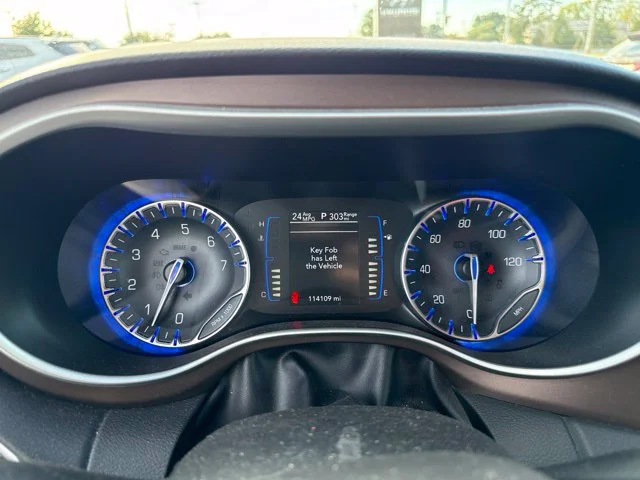 Used 2018 Gray Chrysler Touring Plus image 14