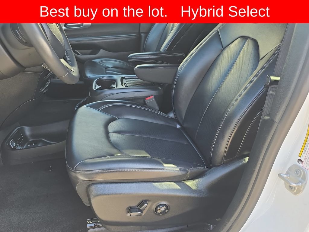 2024 Chrysler Pacifica PHEV Select - Photo 17
